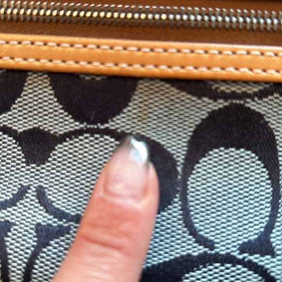 Coach honey wedge size 8 and matching cross-body purse combo - Picture 12 of 12